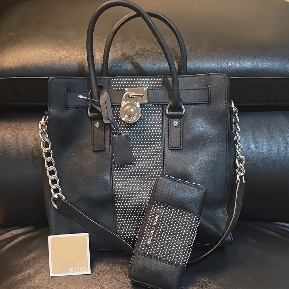 Michael Kors Black and Silver Tote Bag with Wallet In Like New Condition - Picture 1 of 3